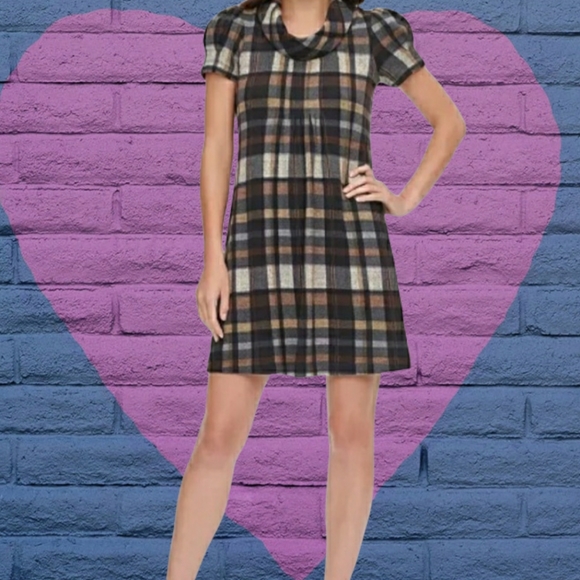 Jessica Howard Dresses & Skirts - Cowl Neck Plaid Shift Dress
